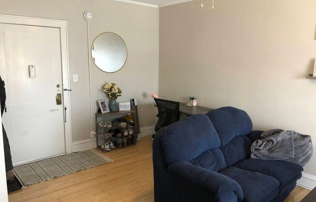 1 bed, 1 bath, 700 sqft, $1,195, Unit 205