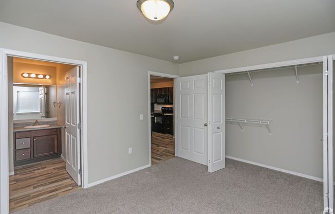 2 beds, 2 baths, 913 sqft, $1,195, Unit 512-209