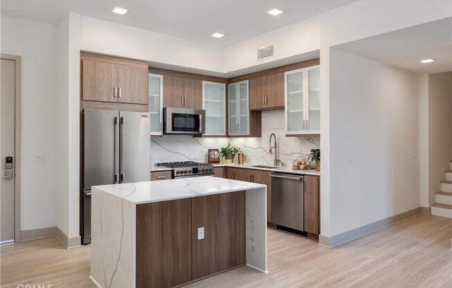 2 beds, 2 baths, 1,305 sqft, $3,418, Unit 204
