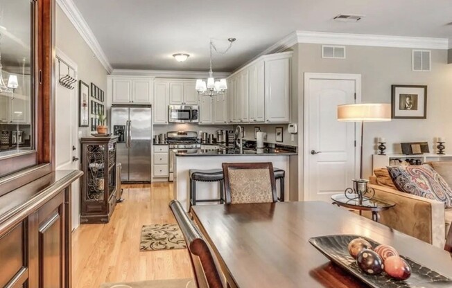 2 beds, 2 baths, 940 sqft, $3,000, Unit 5-2