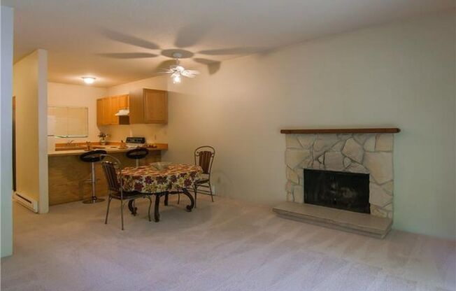 Beautiful updated Condo in Bellevue!