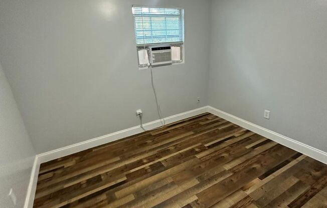 320B - 322 Nixon St.