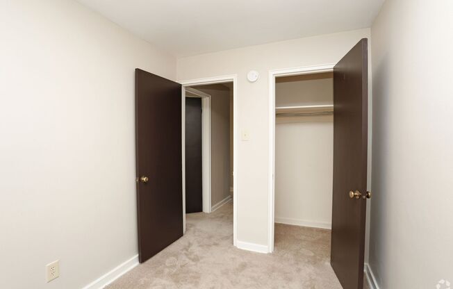 2 beds, 1 bath, 723 sqft, $1,650, Unit 05D