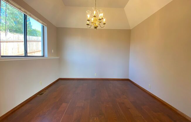 Great Location in Folsom-4 Bedroom Home!!
