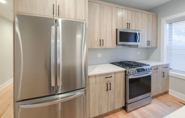 3 beds, 3 baths, 1,641 sqft, $3,895, Unit 2541-1