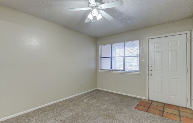 2 beds, 2 baths, 926 sqft, $737, Unit #29