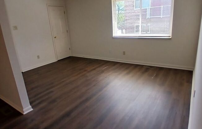 1 bed, 1 bath, 650 sqft, $810, Unit 4033NOT