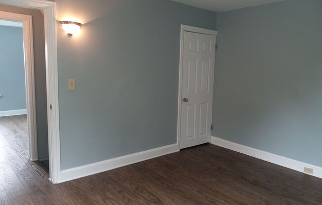 3 beds, 1 bath, $1,295