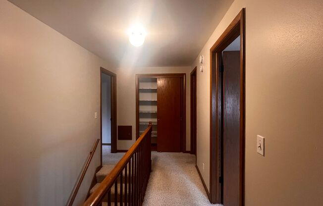 3 beds, 1.5 baths, $1,900, Unit 2852 - LEFT