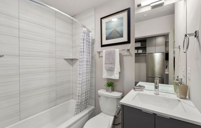Studio, 1 bath, 295 sqft, $1,250, Unit 201