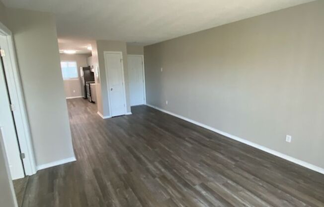 2 beds, 2 baths, 856 sqft, $920, Unit 2827-1811