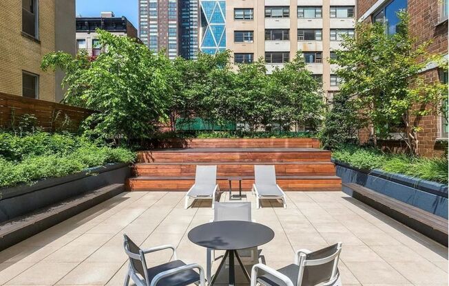 2 beds, 1 bath, 796 sqft, $6,700, Unit 21B