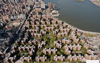 20 STUYVESANT OVAL