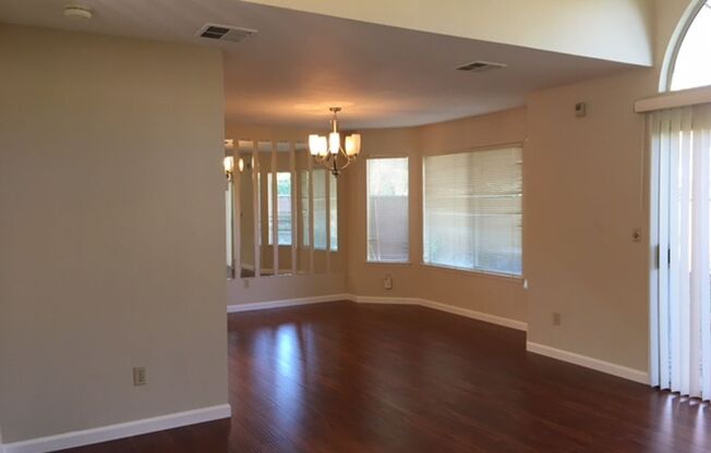 Great Location 3 Bedroom 2.5  Bath Townhouse