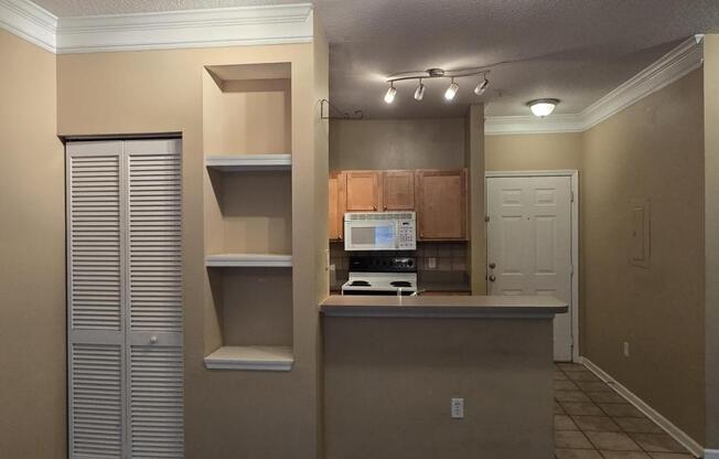 1 bed, 1 bath, $1,599, Unit UNIT # 8211