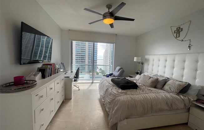 2 beds, 2 baths, 1,377 sqft, $4,800, Unit 1060 Brickell Ave # 25-01 (F10461036)