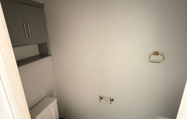 2 beds, 1.5 baths, $2,600, Unit 302