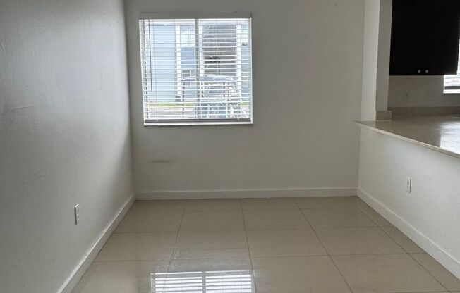 3 beds, 2 baths, 1,205 sqft, $2,275, Unit 059