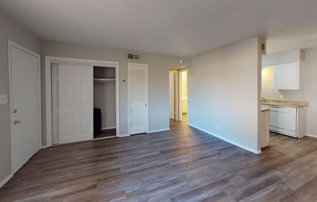 1 bed, 1 bath, 684 sqft, $750