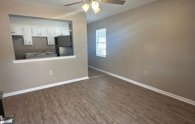 1 bed, 1 bath, $975, Unit 29