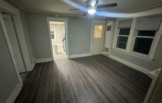 2 beds, 1 bath, $950, Unit 2113 S Meade Street - 1