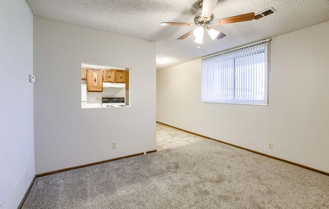 1 bed, 1 bath, 750 sqft, $750, Unit 5140 S 48th #15