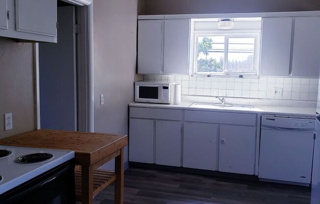 Adorable 3 bedroom 1 bath located in cheney