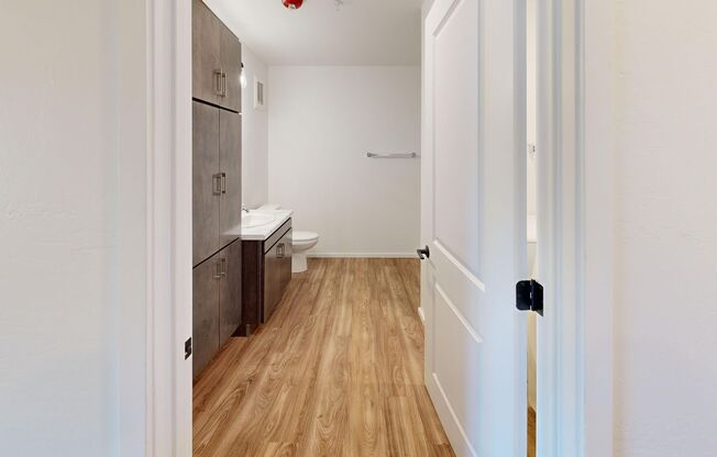 1 bed, 1 bath, 592 sqft, $1,199, Unit 1242-08