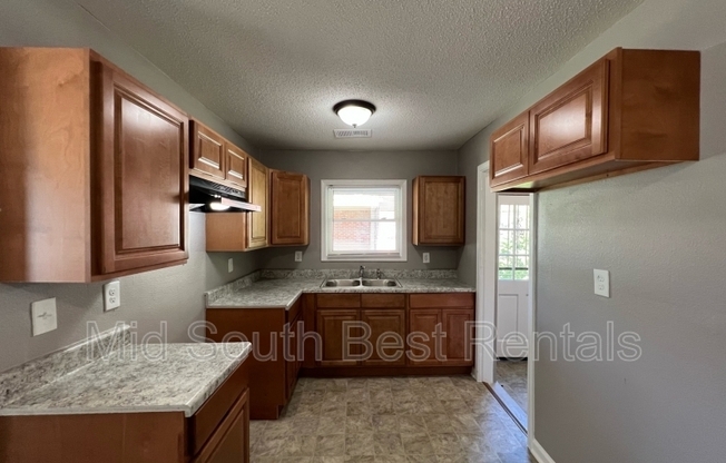 1758 EDWARD AVE UNIVERSITY LN