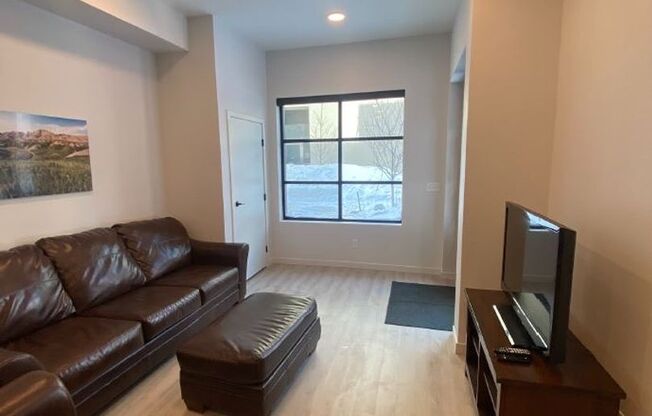 1 bed, 1 bath, 595 sqft, $1,415, Unit 104