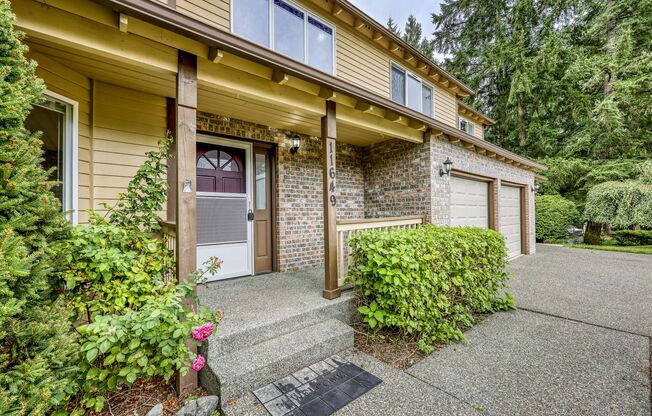 3 Level, Spacious Home in Meadowmeer with 4 Bedrooms and 3.5 Bathrooms