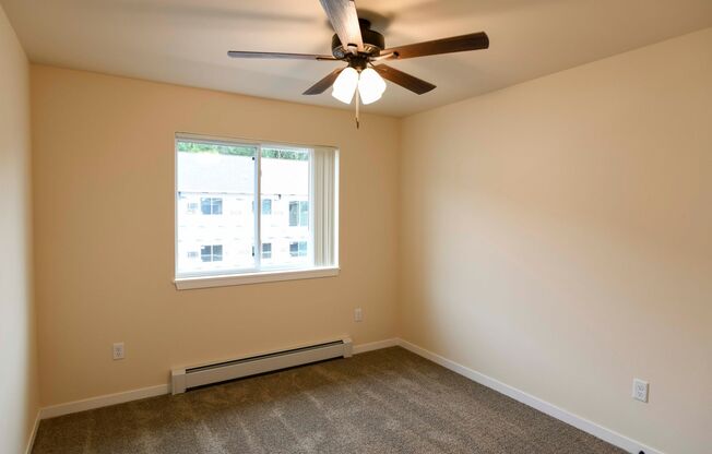 2 beds, 1 bath, 927 sqft, $1,460, Unit OS 4127-201