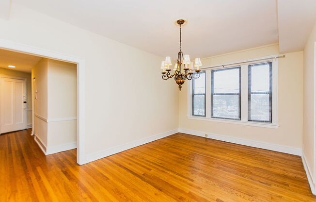 2 beds, 1 bath, $1,750, Unit 435-2S