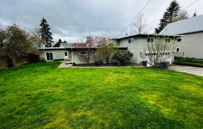 4 Bedroom East Bremerton with Large Yard