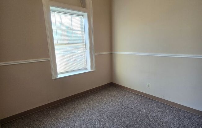 1 bed, 1 bath, 600 sqft, $550, Unit 209