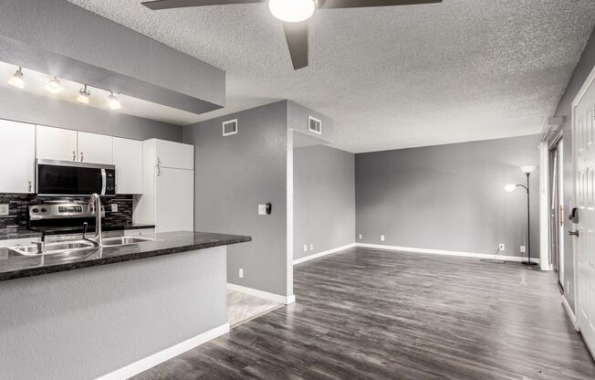 3 beds, 2 baths, $1,450, Unit Unit 184