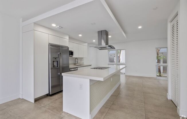 Spacious three-story townhome features 3 bedrooms, 2.5 bathrooms || Brickell Townhomes
