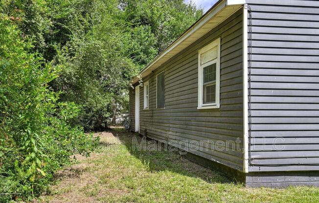 1906 ROBERSON RD