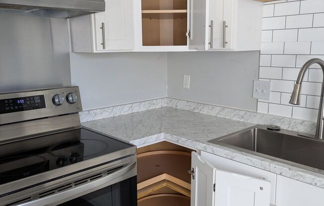 2 beds, 1 bath, 855 sqft, $1,049, Unit 3364-02