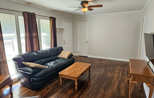 Nice 3 bed 1 bath home located in Marietta minutes from I-75