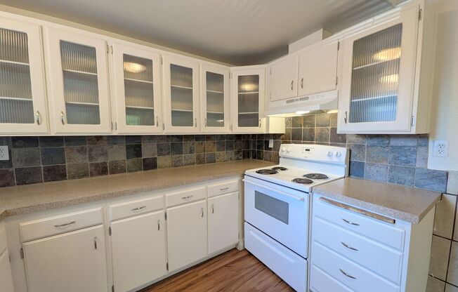 2 beds, 1 bath, 800 sqft, $1,365, Unit 3485-05