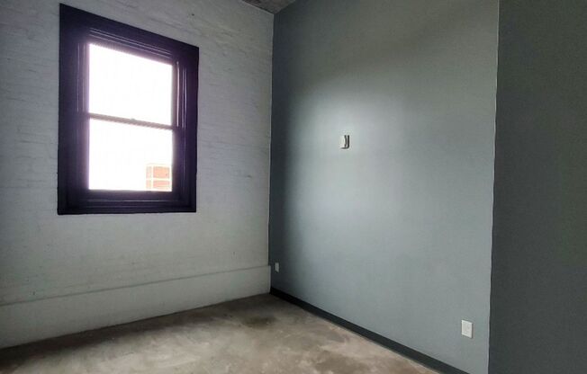 2 beds, 2 baths, 987 sqft, $1,422, Unit 604W