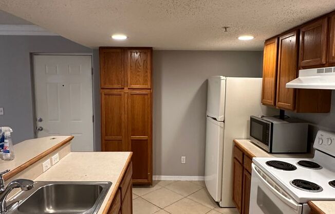 1 bed, 1 bath, $1,650