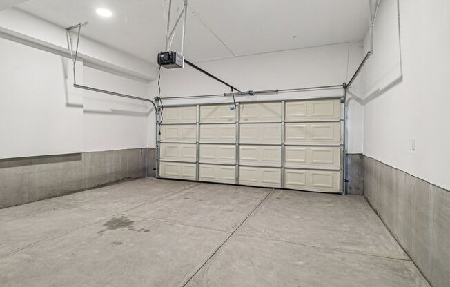 2 beds, 2 baths, $3,595, Unit 212