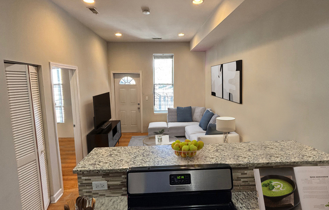 1406 W Superior St 3R