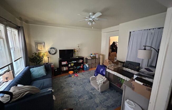 1 bed, 1 bath, $1,095, Unit 7