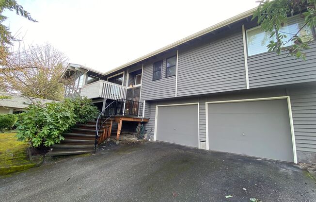 BEAUTIFUL DES MOINES HOME WITH MOTHER-IN-LAW DOWNSTAIRS