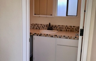 2 beds, 1 bath, 820 sqft, $1,525, Unit 1647A