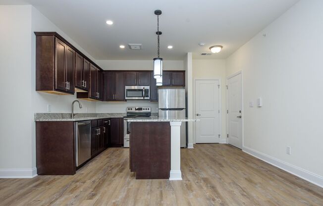 2 beds, 1 bath, 1,054 sqft, $1,750, Unit 204