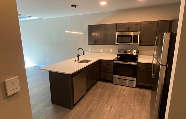 2 beds, 2 baths, 956 sqft, $2,195, Unit 2644-306